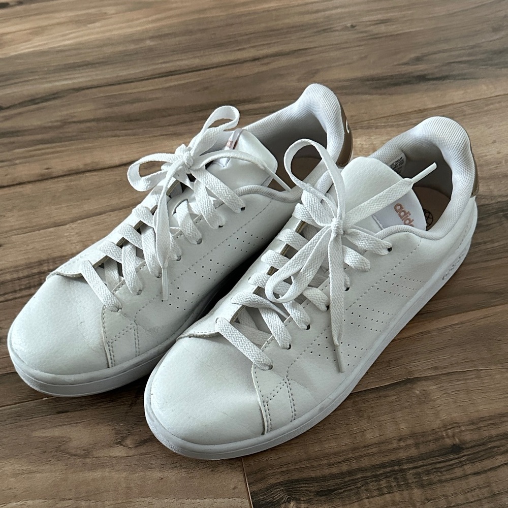 Adidas Advantage Sneakers